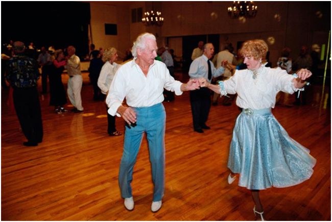 танцующие пенсионеры
